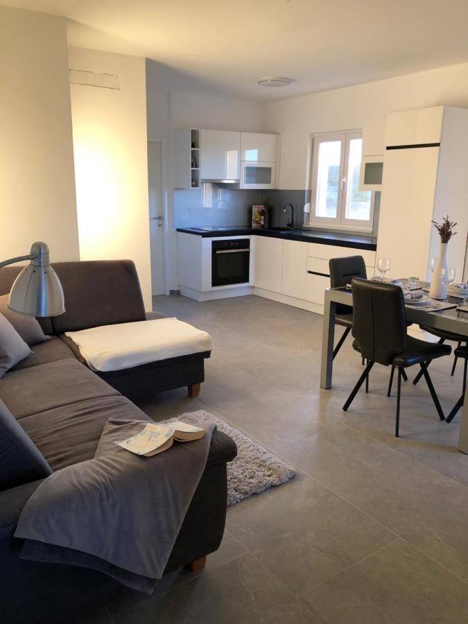 Apartments Villa Prima Privlaka  Exteriör bild